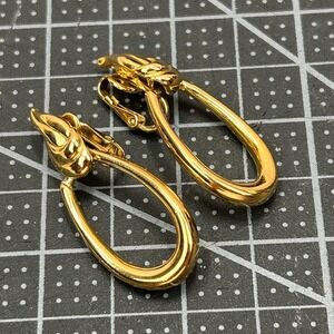 Trifari Vintage Gold Tone Clip On Hoop Earrings Leaf Detail Never Worn